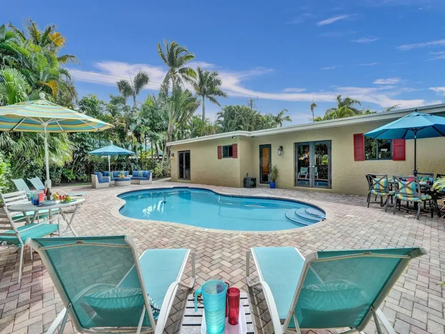 Vidal Manor 4BR Oasis w Pool Cabana- Wilton Dr