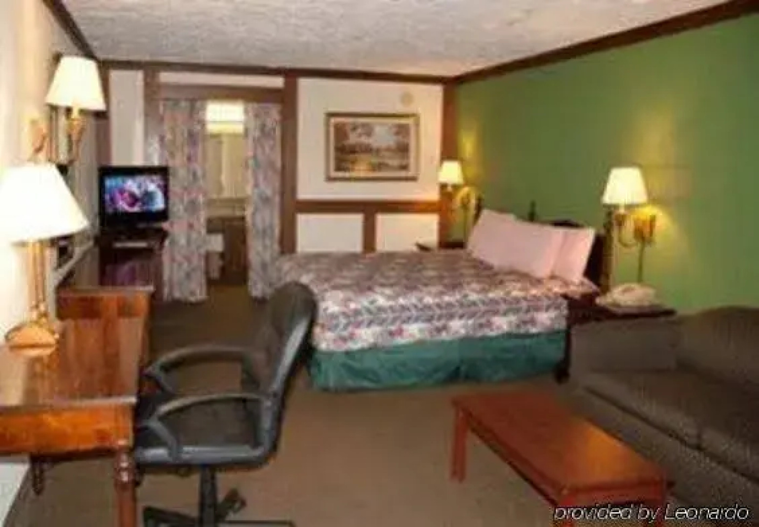 Victorian Inn & Suites