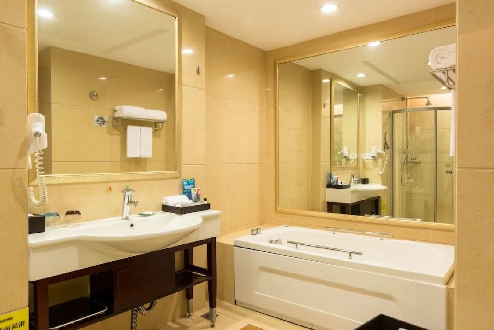 Phoenix Hotel Shaoguan