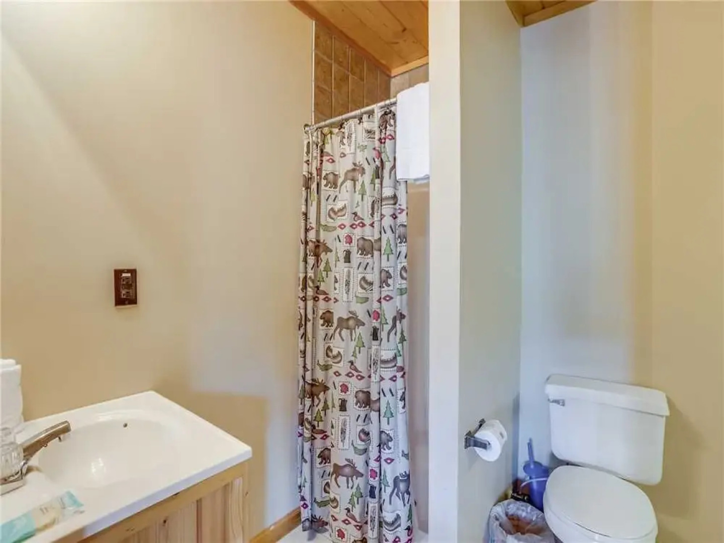 Naughty by Nature 1 Bedroom Home with Hot Tub