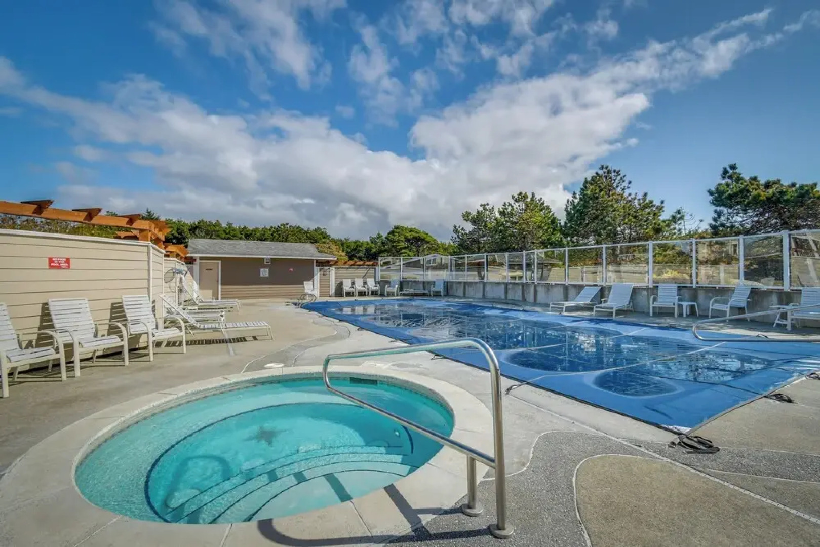 Westport Vacation Rental: Walk to Beach!