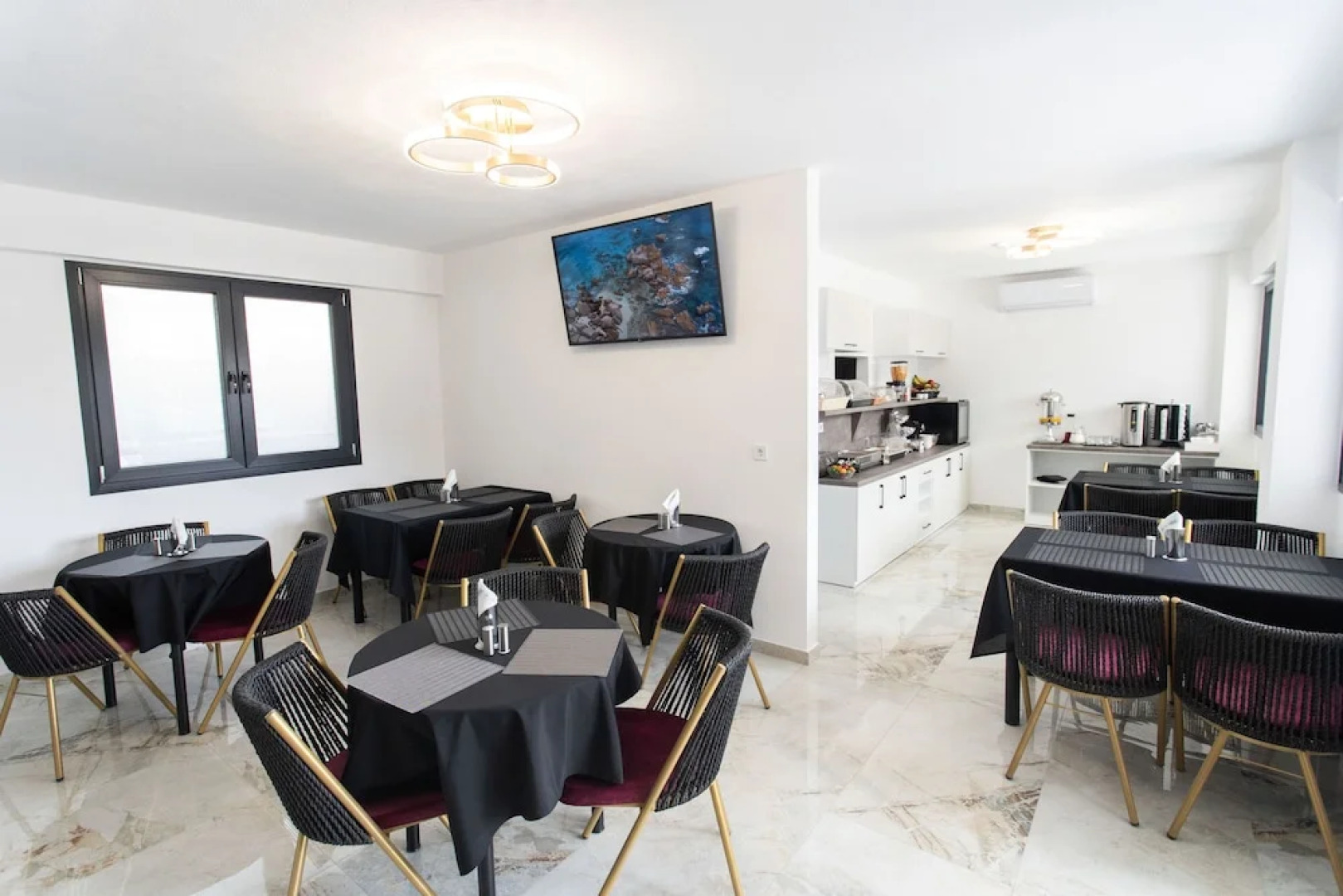 Aeonian Luxury Suites