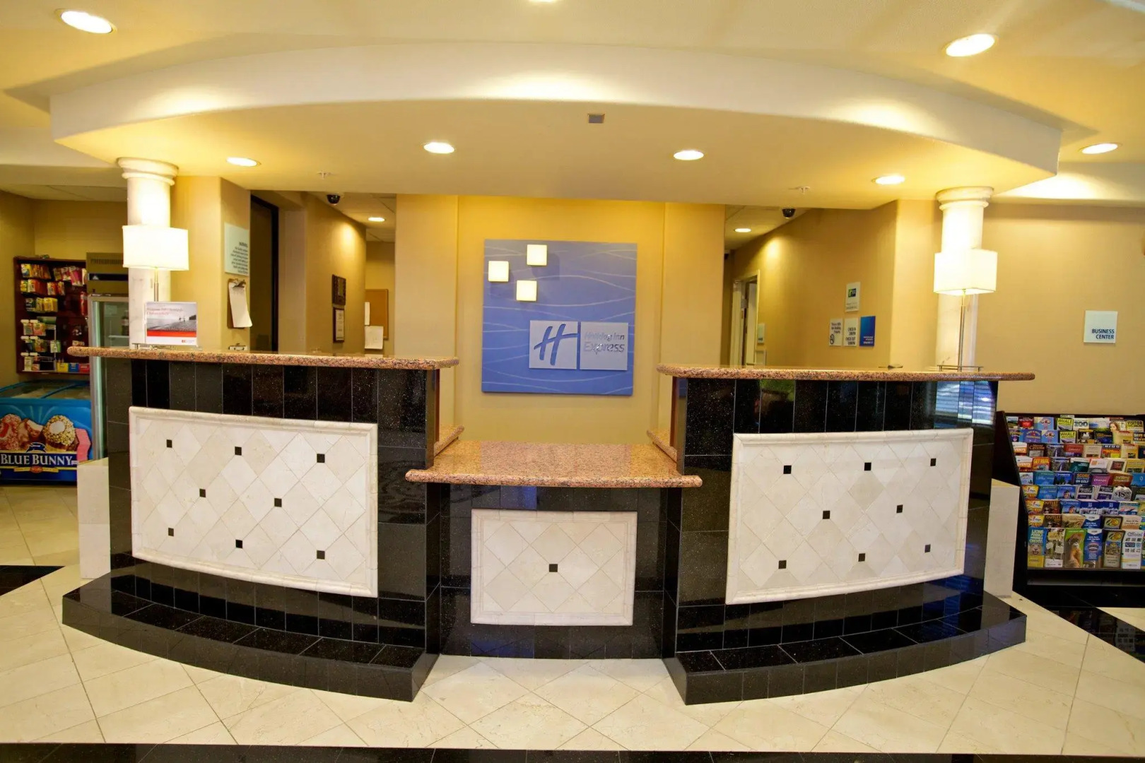Holiday Inn Express & Suites Lathrop by IHG