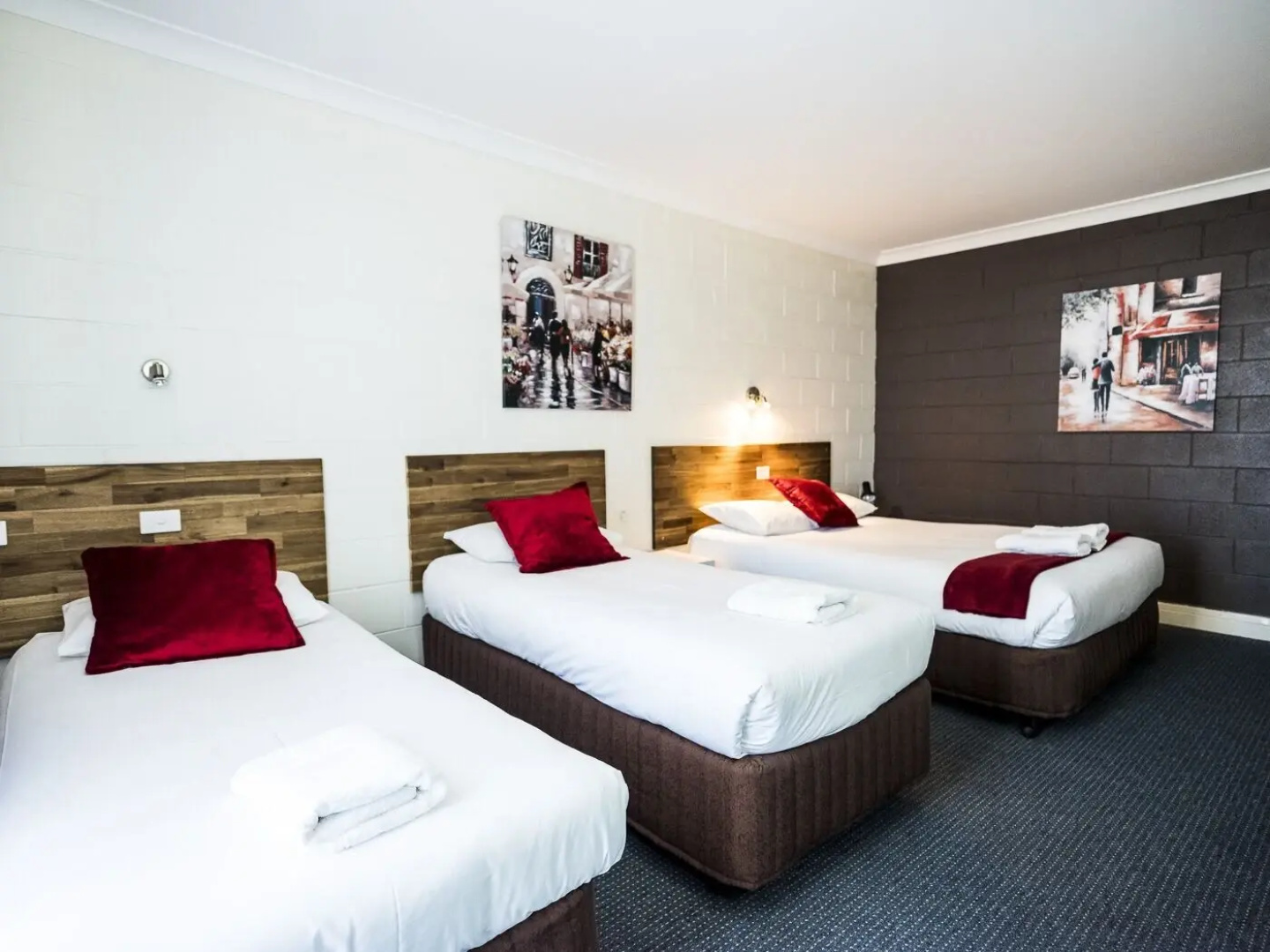 Plainsman Motel