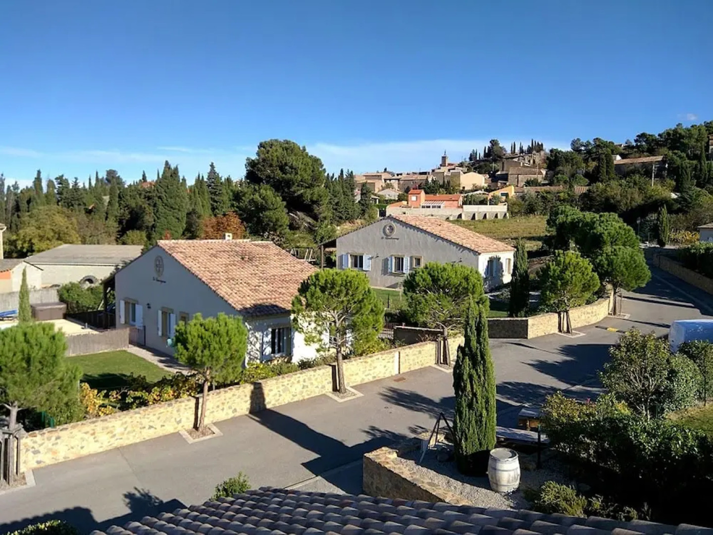 Villa with air-con, heated pool, jacuzzi, fenced garden and kids play equipment