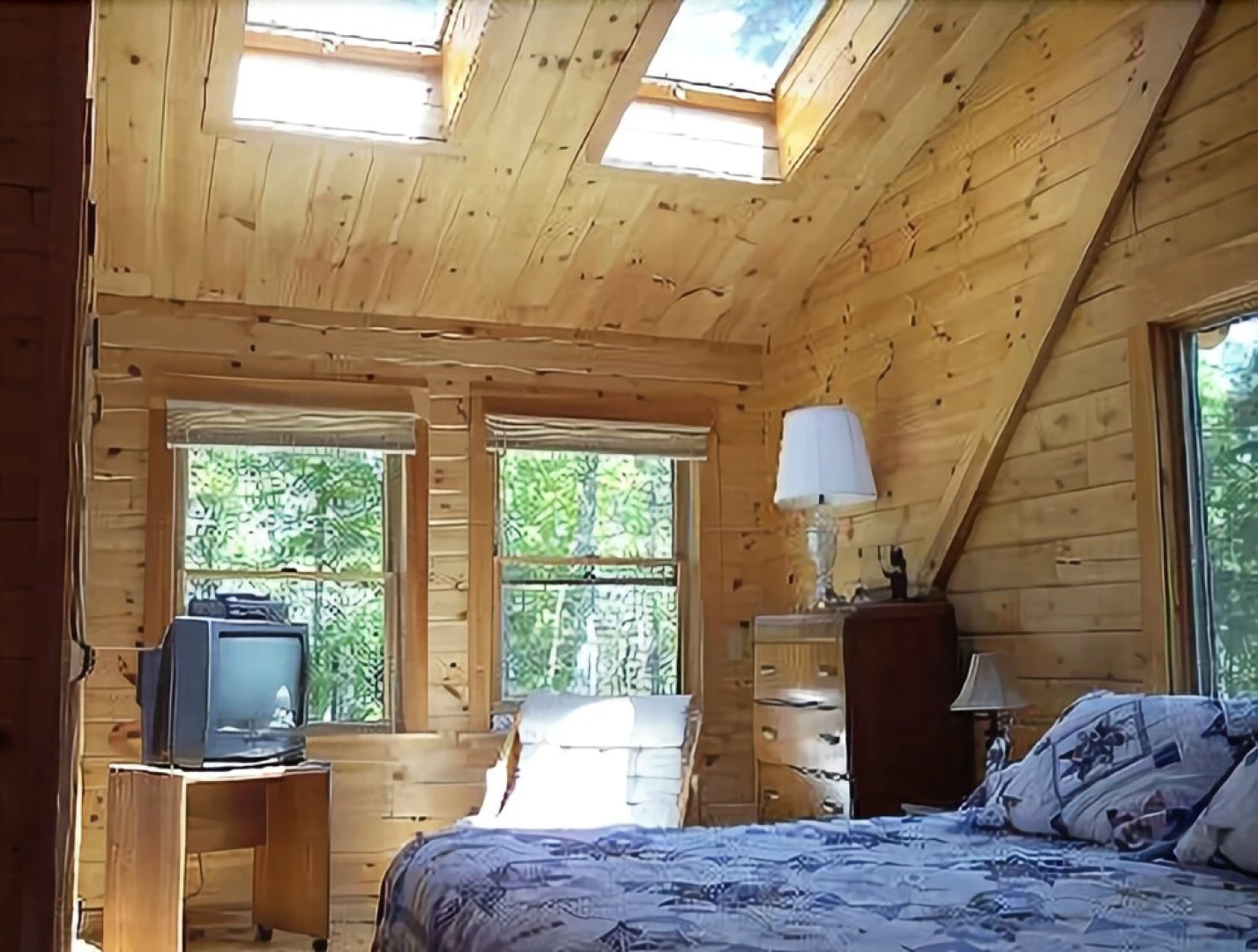 Aspen Cabin Tunk Lake - Three Bedroom Home