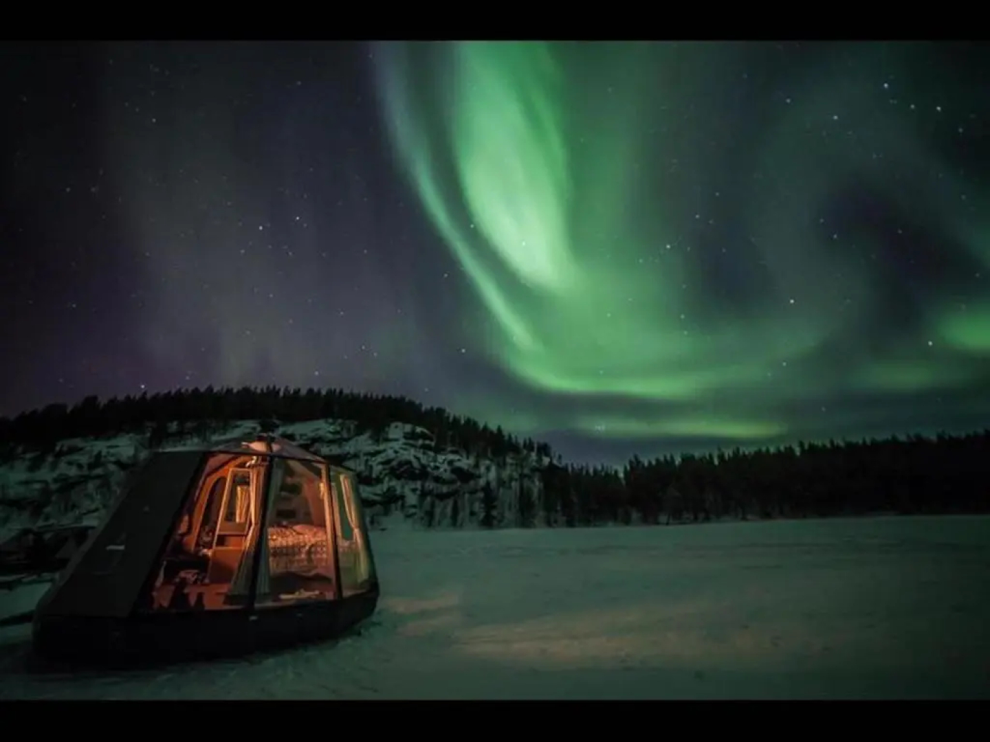 Room in Lodge - Peace & Quiet Hotel Floating Glass Room for 2 Guests Experience Northern Lights
