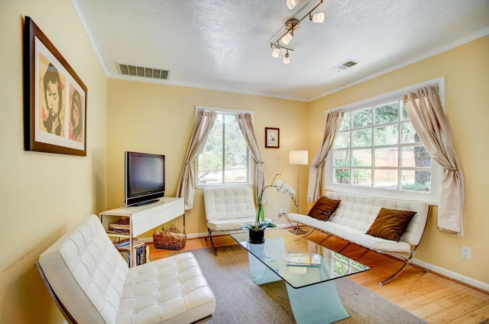 Wine Country Gem 2 Bedrooms 1 Bathroom Home