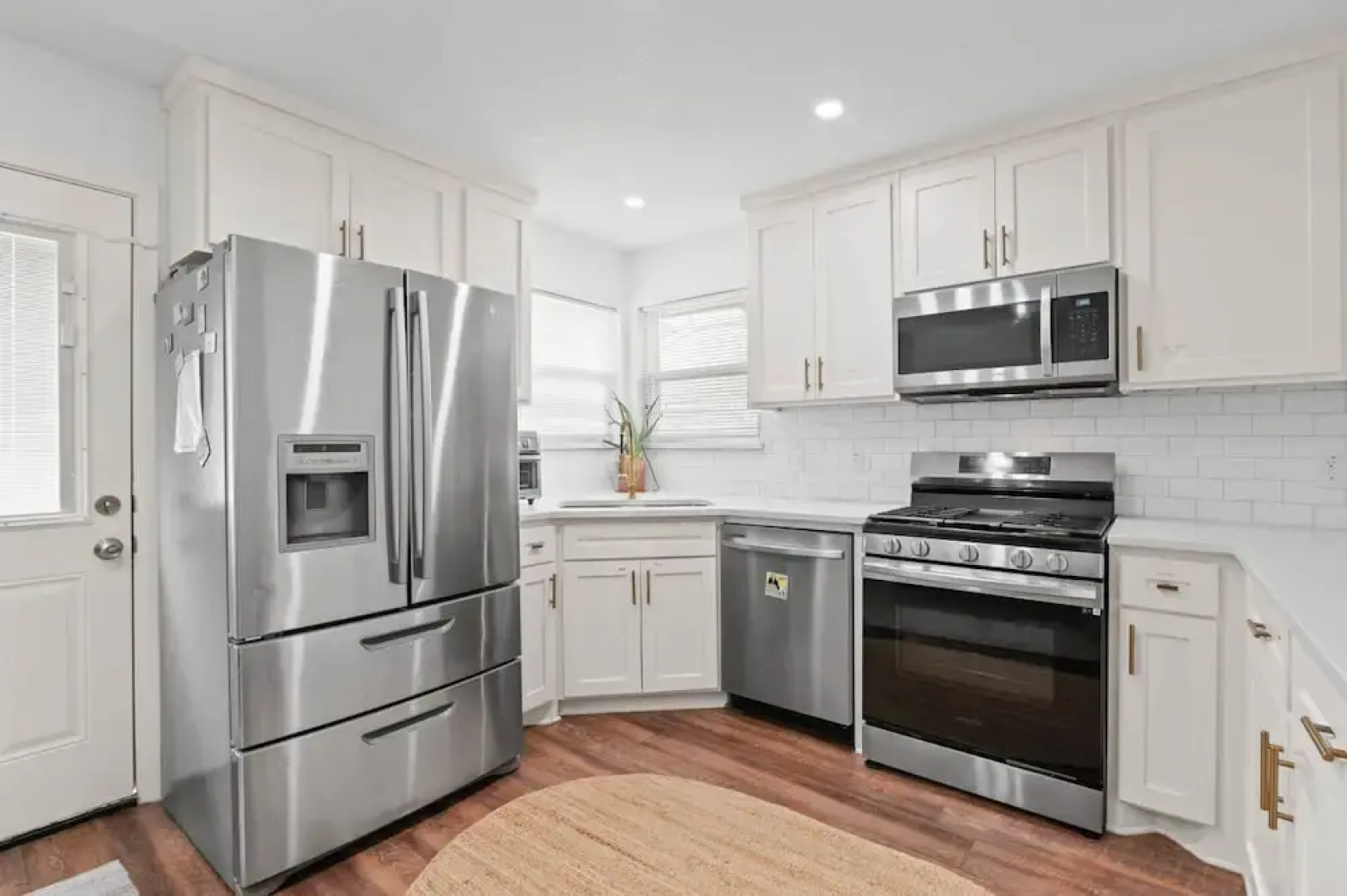 Cozy Spacious Allergy Friendly Retreat - 4BR