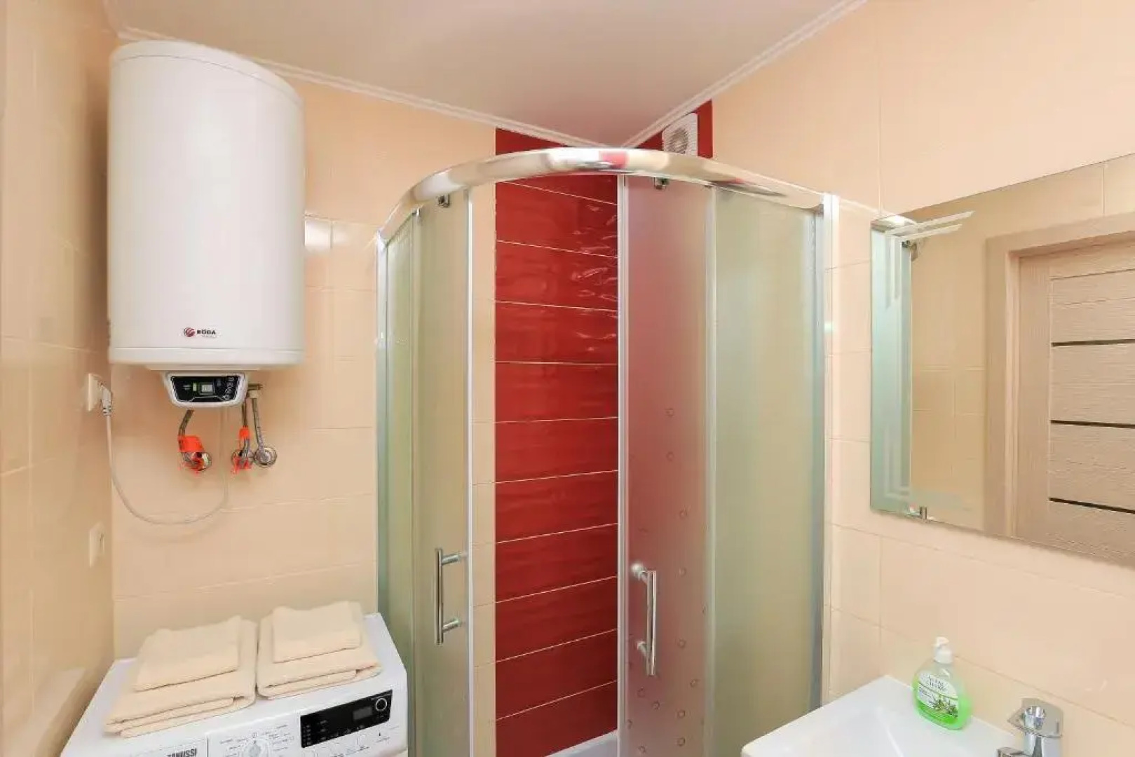 Apartment on Obolonskiy Prospect 16V