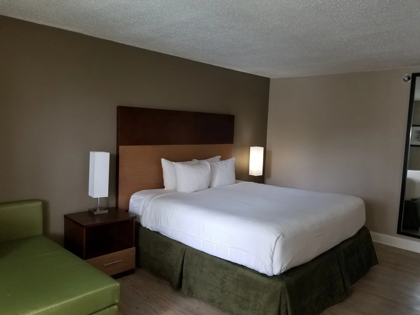 Stayable Select Gainesville