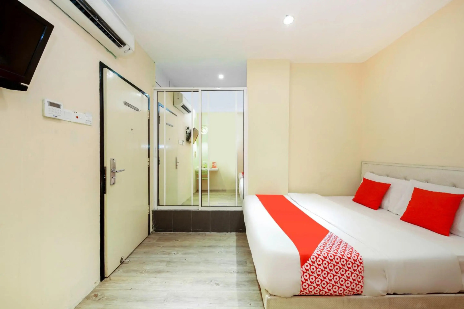 OYO 479 The Green Hotel