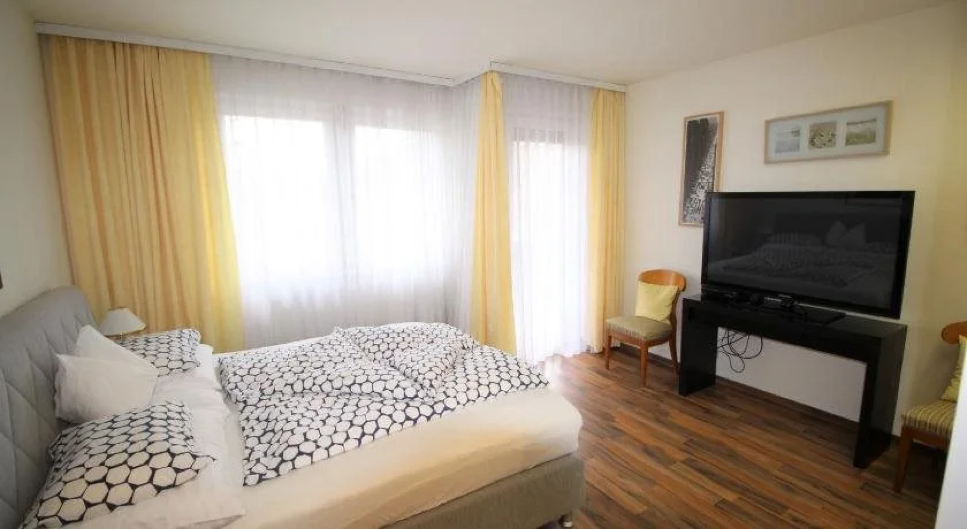 Schwarz Wienerwald Appartements