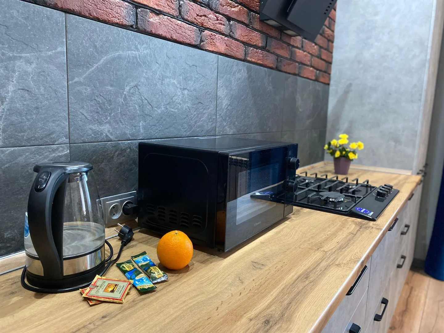 Light House (Лайт Хаус) на проспекте Алии Молдагуловой 30Б