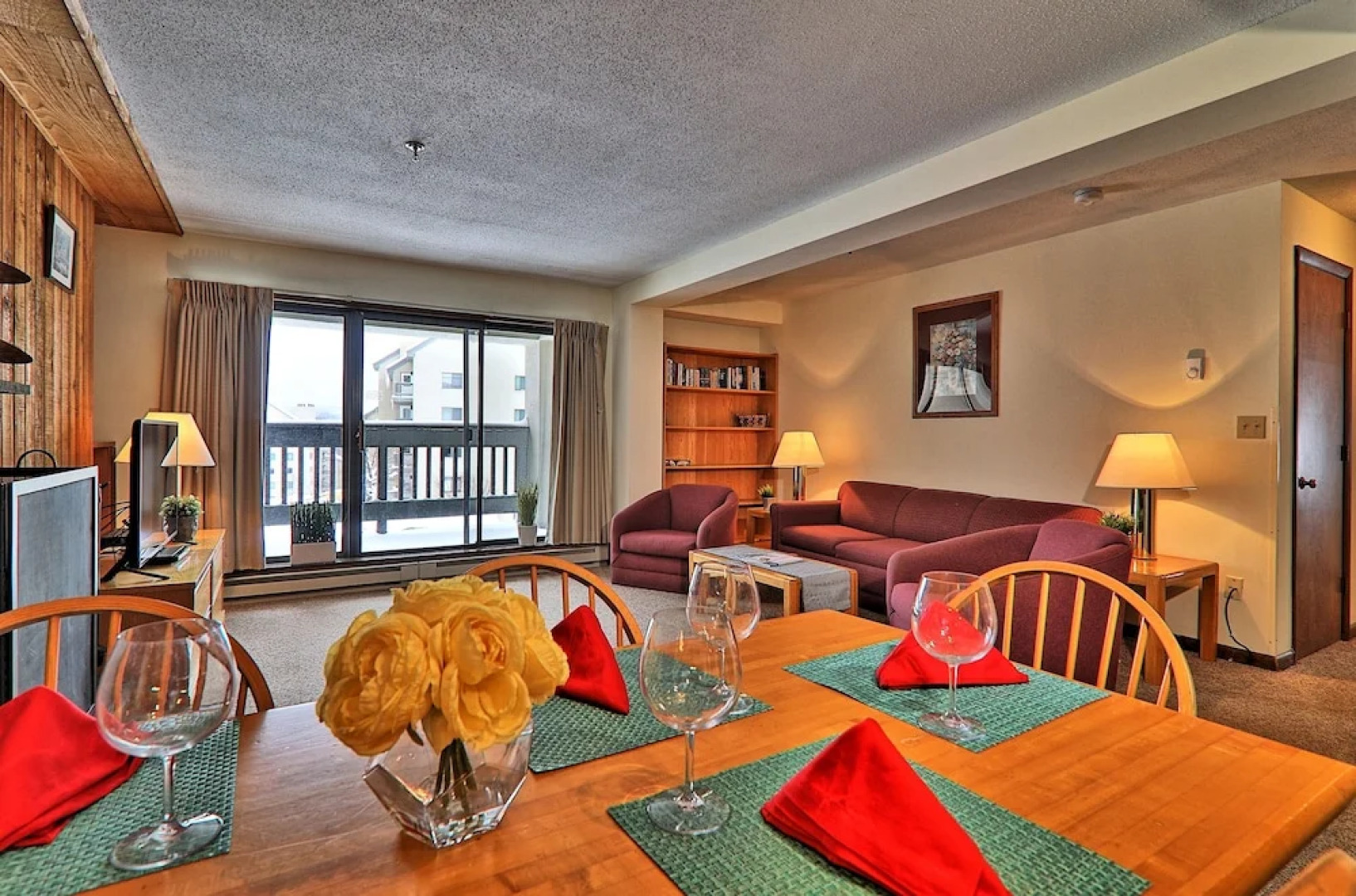 "roomy" Mountain Green 3BR Condo w/ Amenities 3b14