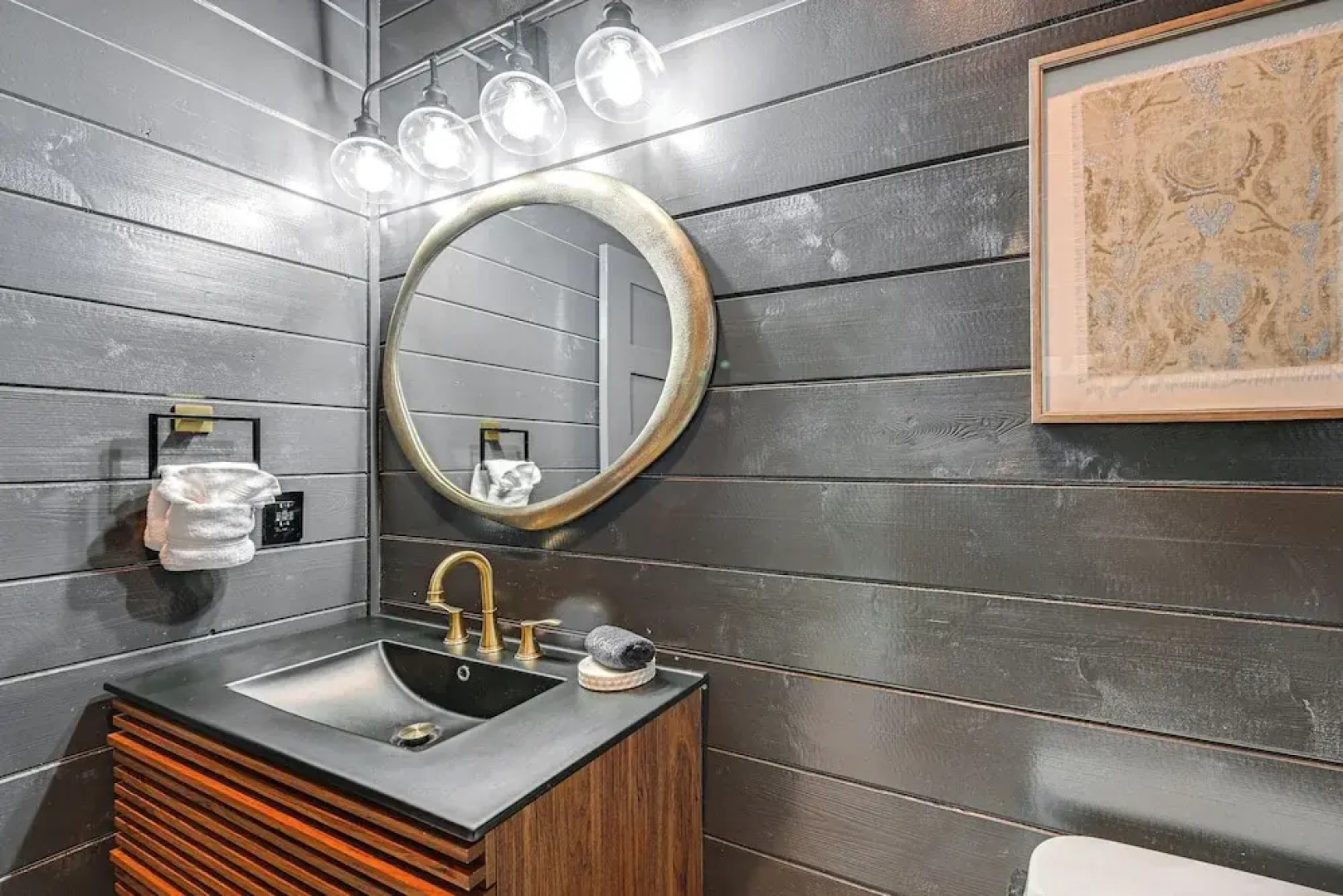 Luxe Broken Bow Vacation Rental: Hot Tub & Pets OK