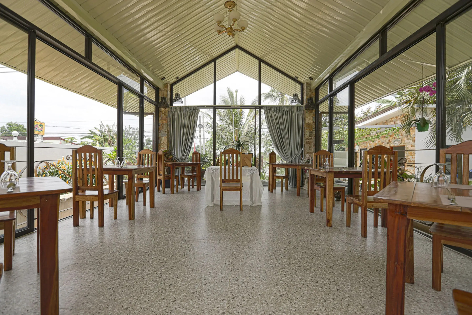 OYO 784 Crisol Garden Cafe and Resort