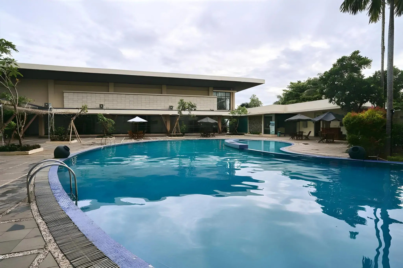 Horison Ultima Ratu Serang