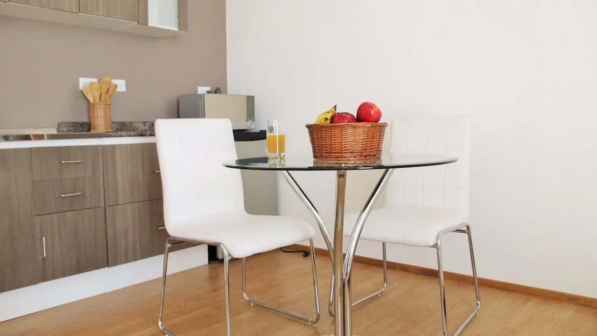 Cedar Cats Short Stay Apartments - Adults Only