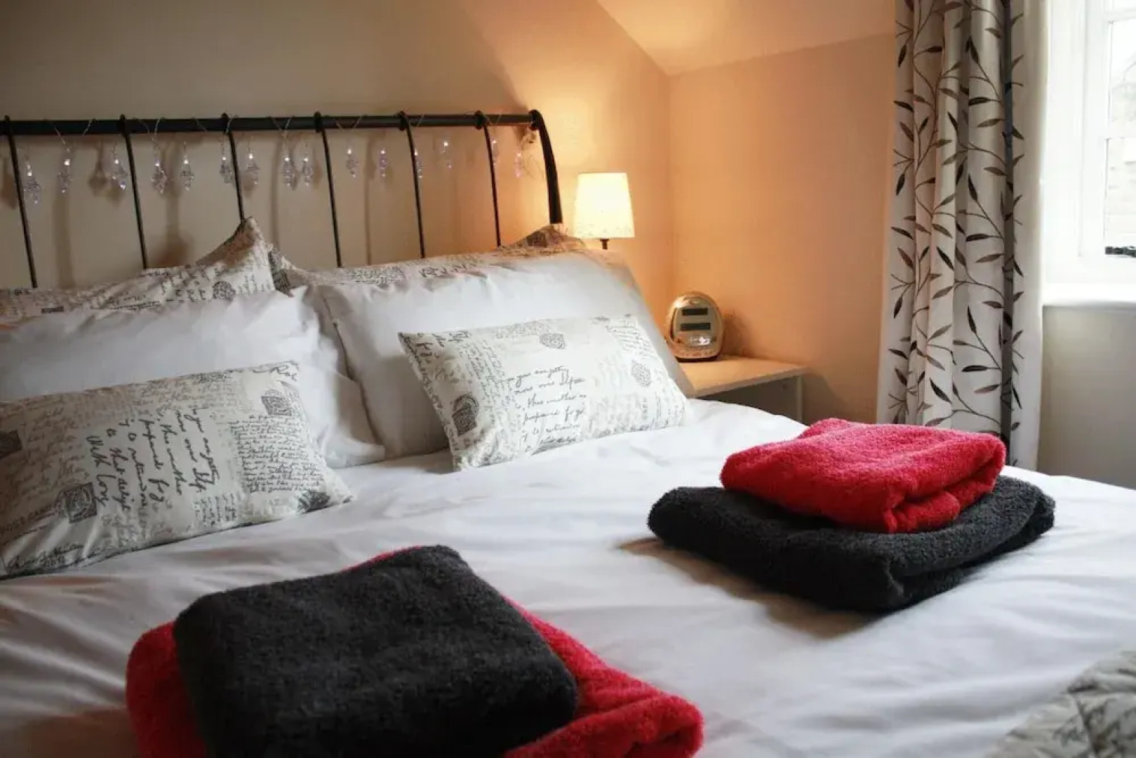 Pet Friendly - Country Cottage - 2 Guests Retreat