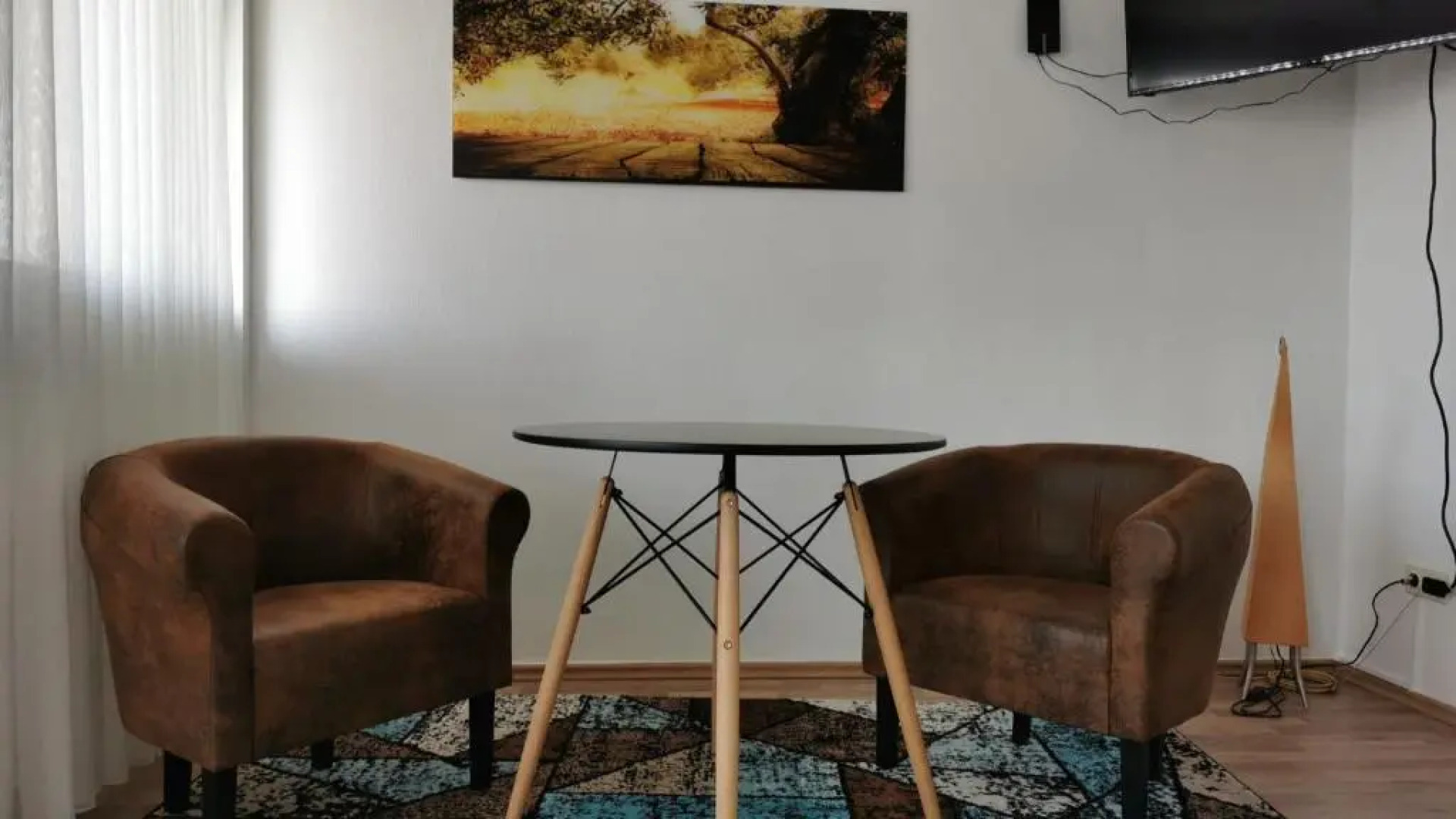 1 Person - Single - Appartement -Zentral gelegen in Leverkusen Wiesdorf - Friedrich Ebert Platz 5a , 4te Etage mit Aufzug-und mit Balkon