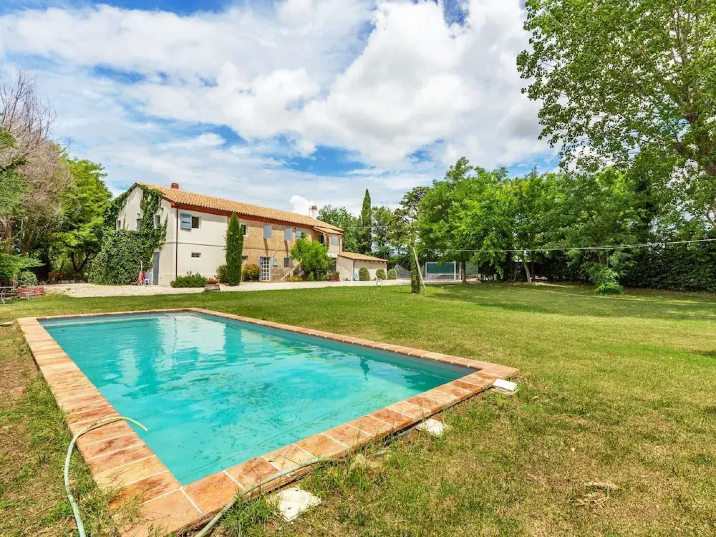 Mesmerising Mansion in Morro D'alba With Swimming Pool