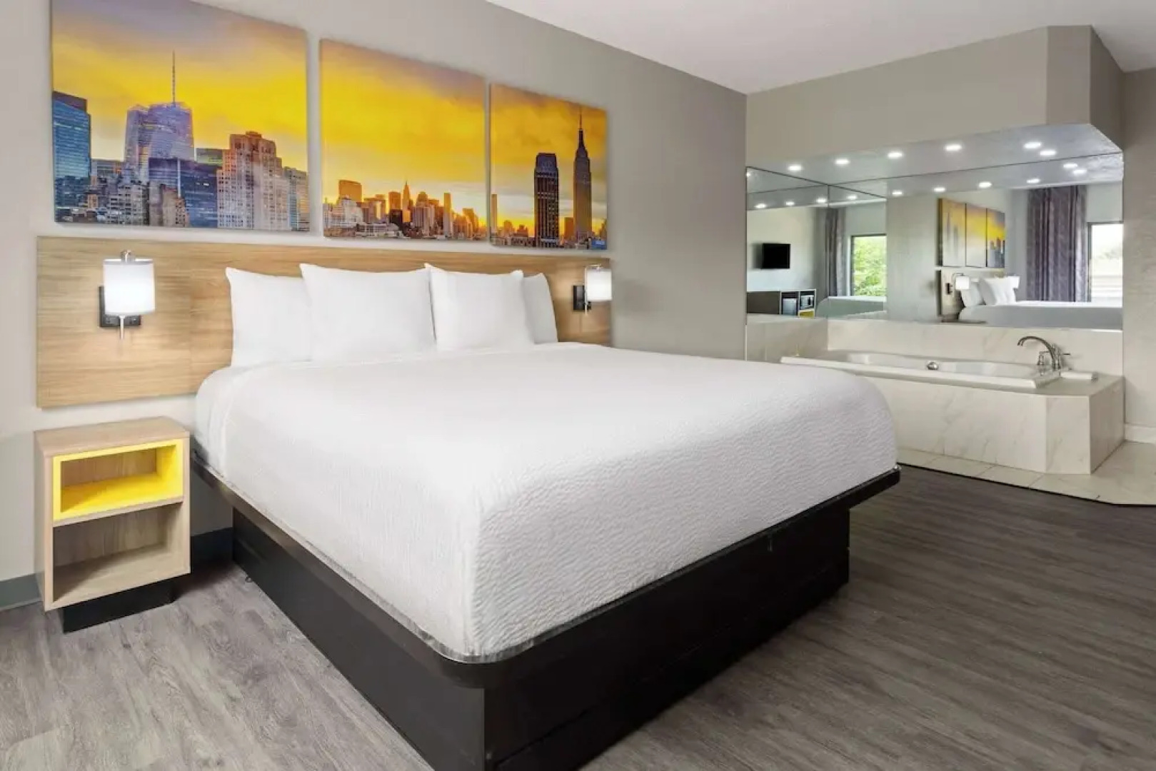 Days Inn & Suites Albany