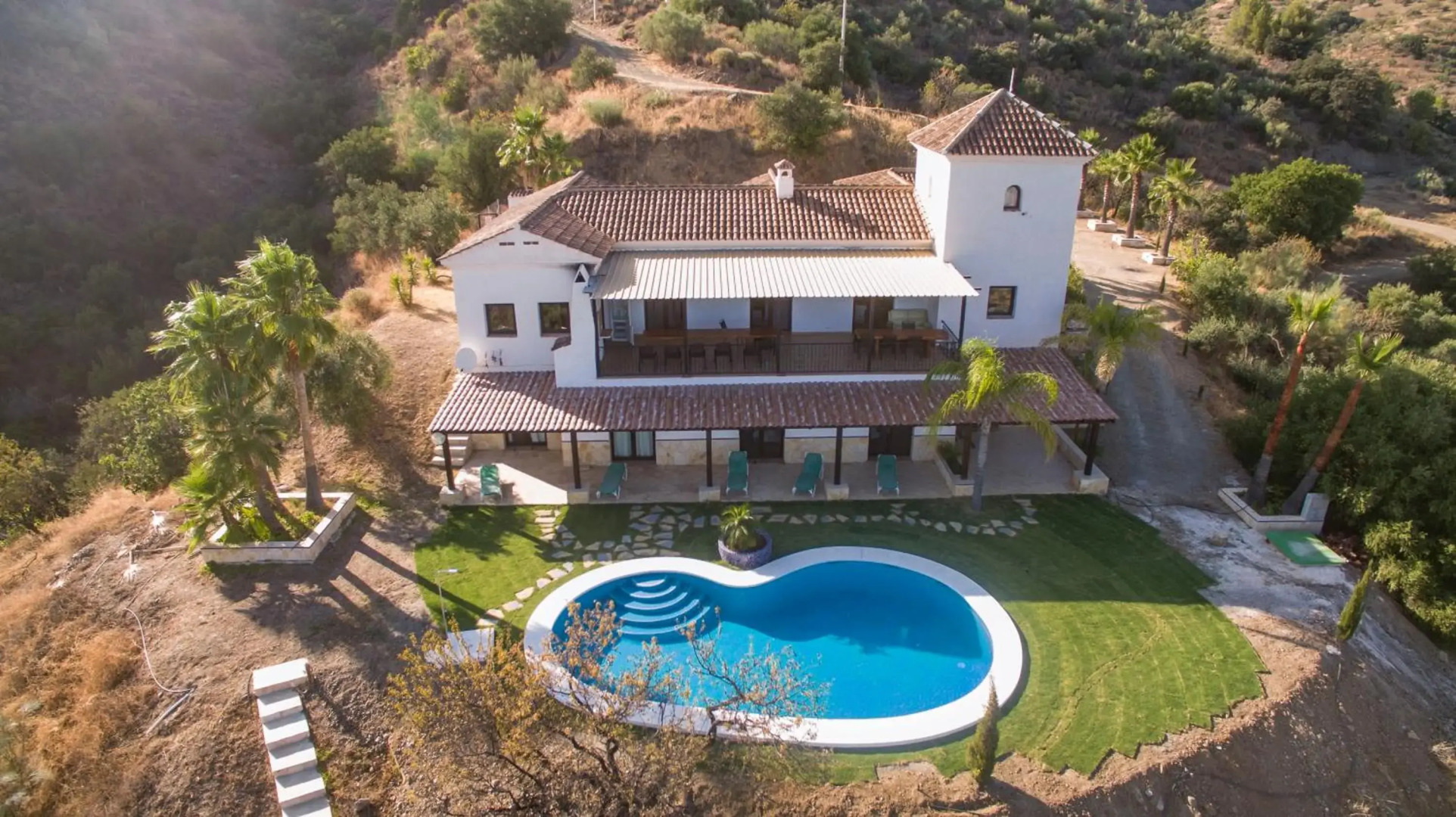 Mansion 7 bedrooms 6 bathrooms with private pool & privacy of 5 ha pure nature