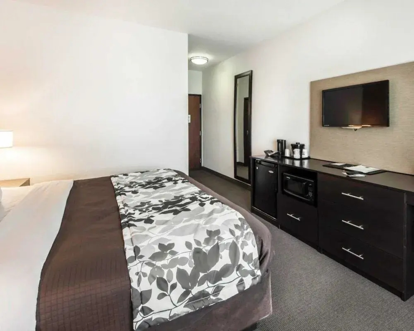 Sleep Inn & Suites Hennessey North