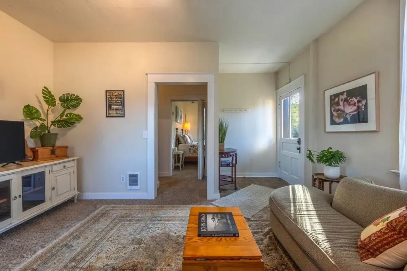 The Front Porch Flat 30 Day Minimum 1 Bedroom Condo by RedAwning