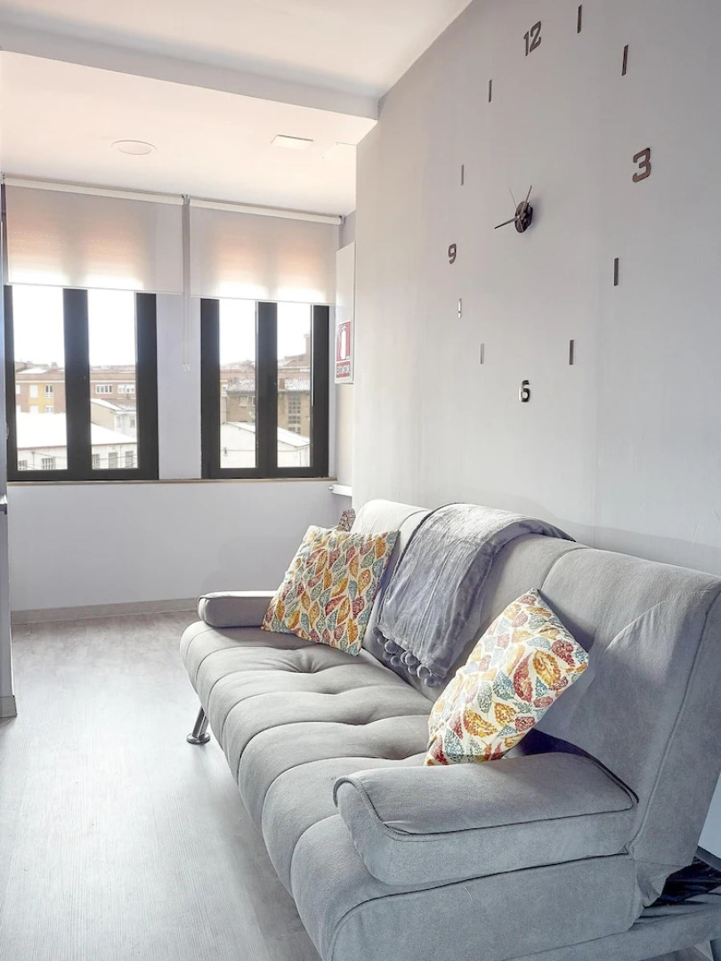 Apartment With one Bedroom in León, With Wonderful City View, Balcony and Wifi - Near the Slopes