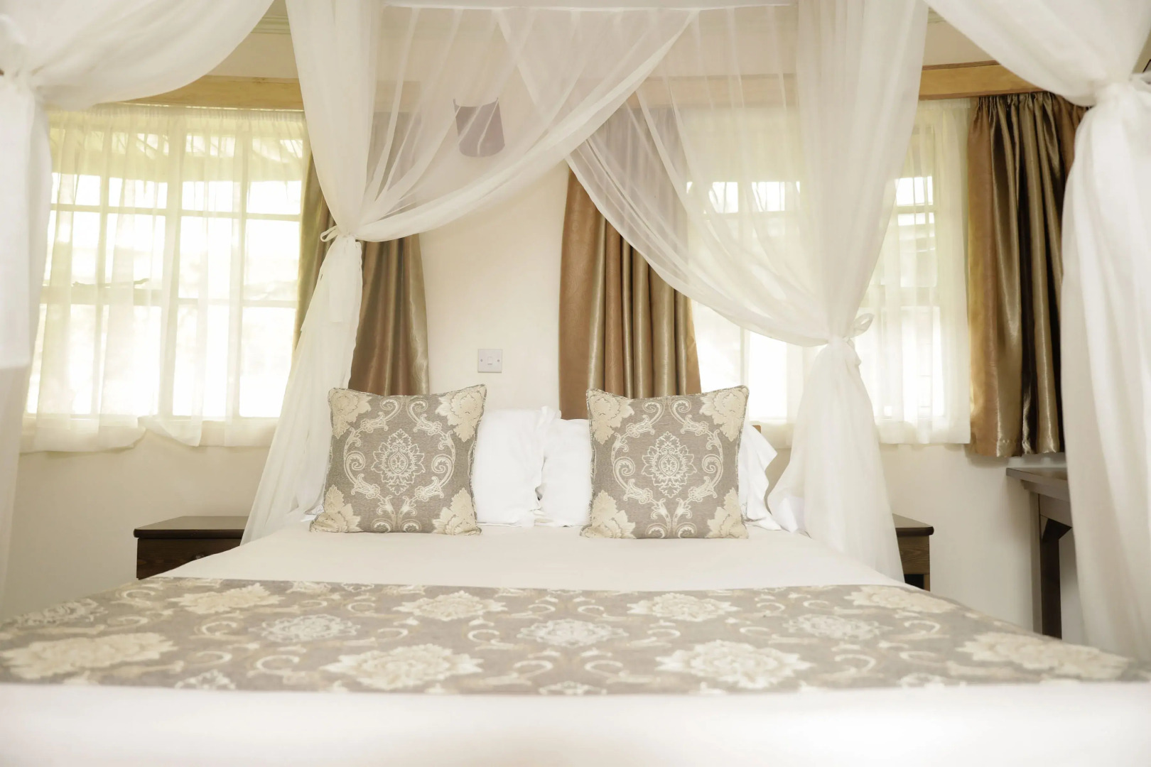 Lake Olbolosat Resort Park Lodge