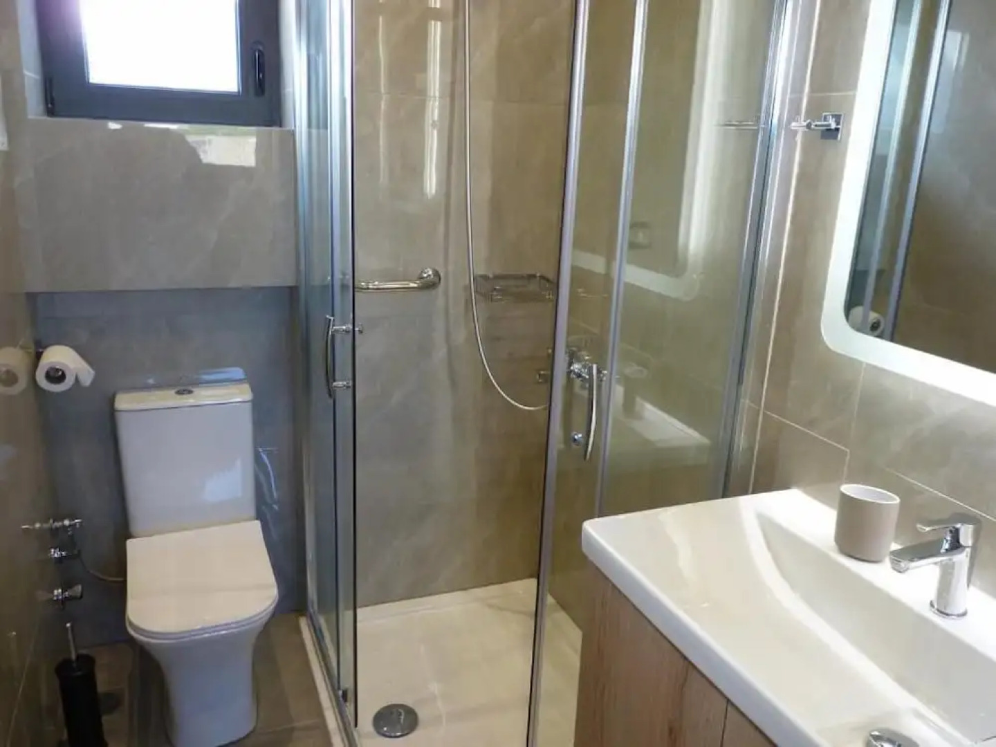 Comfort Suites and Rooms