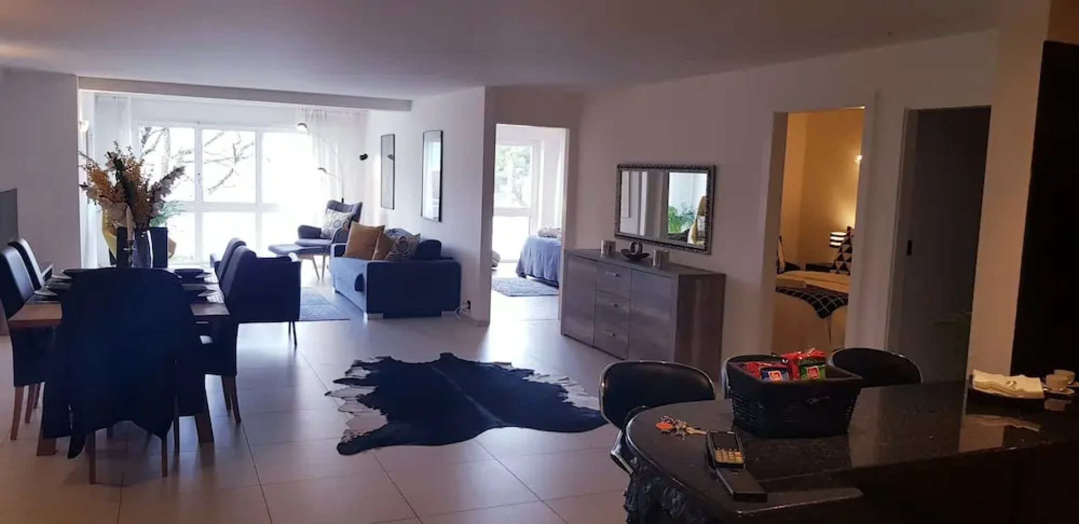 citycentre lake view apartment