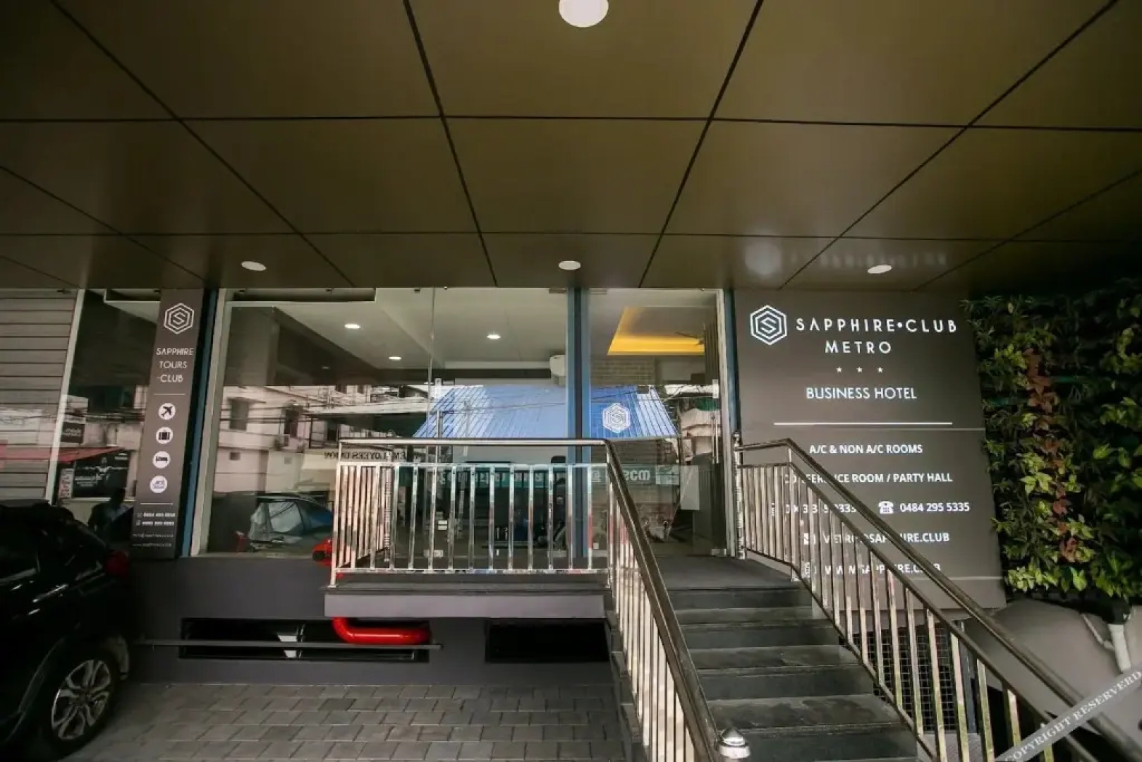 Sapphire Club Metro Hotel