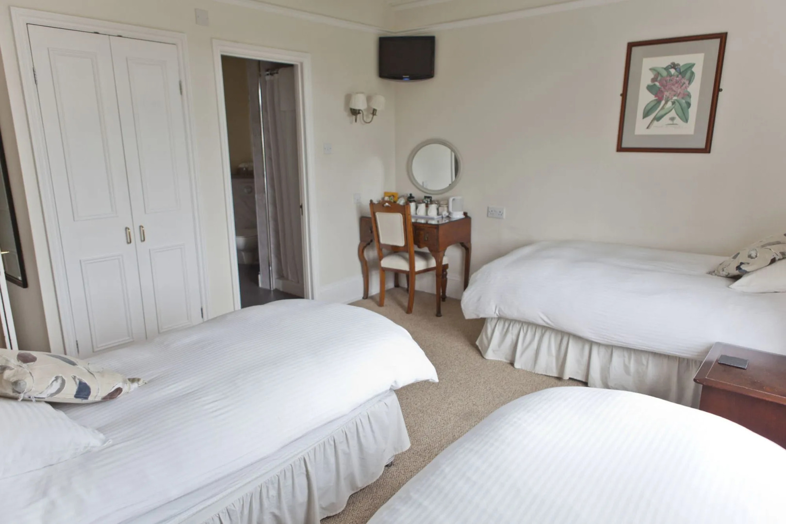 Toothbrush Rooms at Lattice Lodge