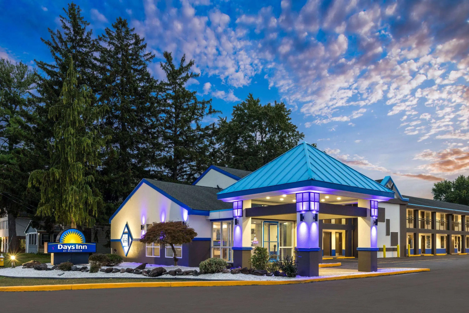 Days Inn & Suites by Wyndham Albany