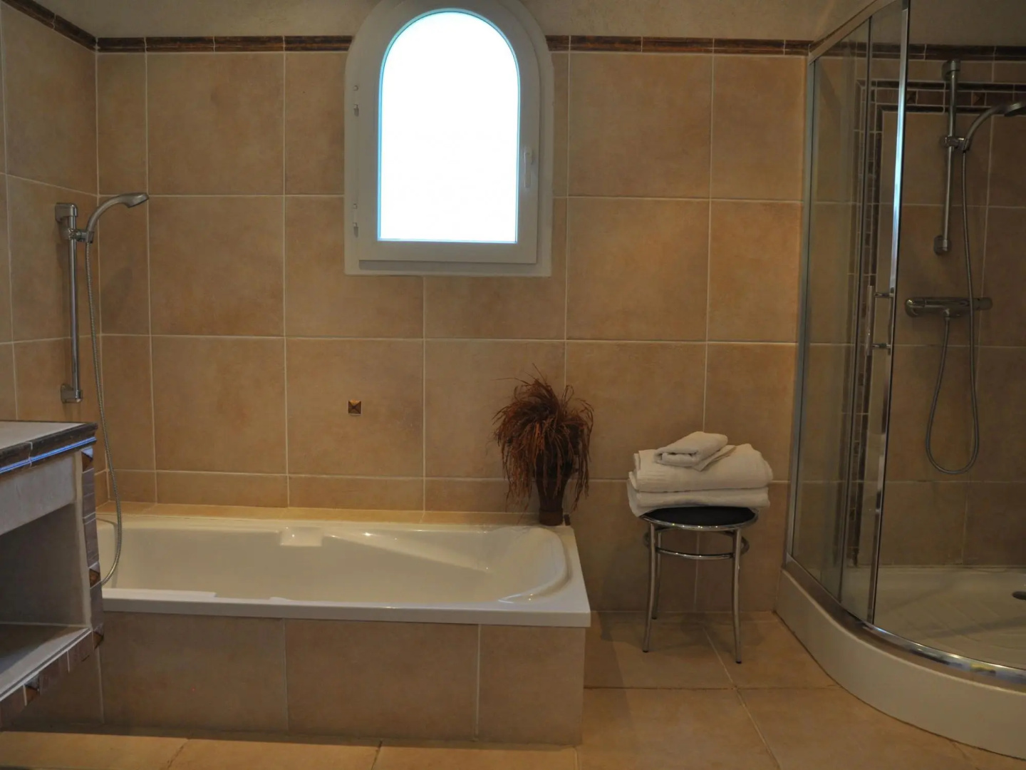 Pleasing Villa. near the Sea beach, Moriani-Plage, 5 bedrooms. 12 persons