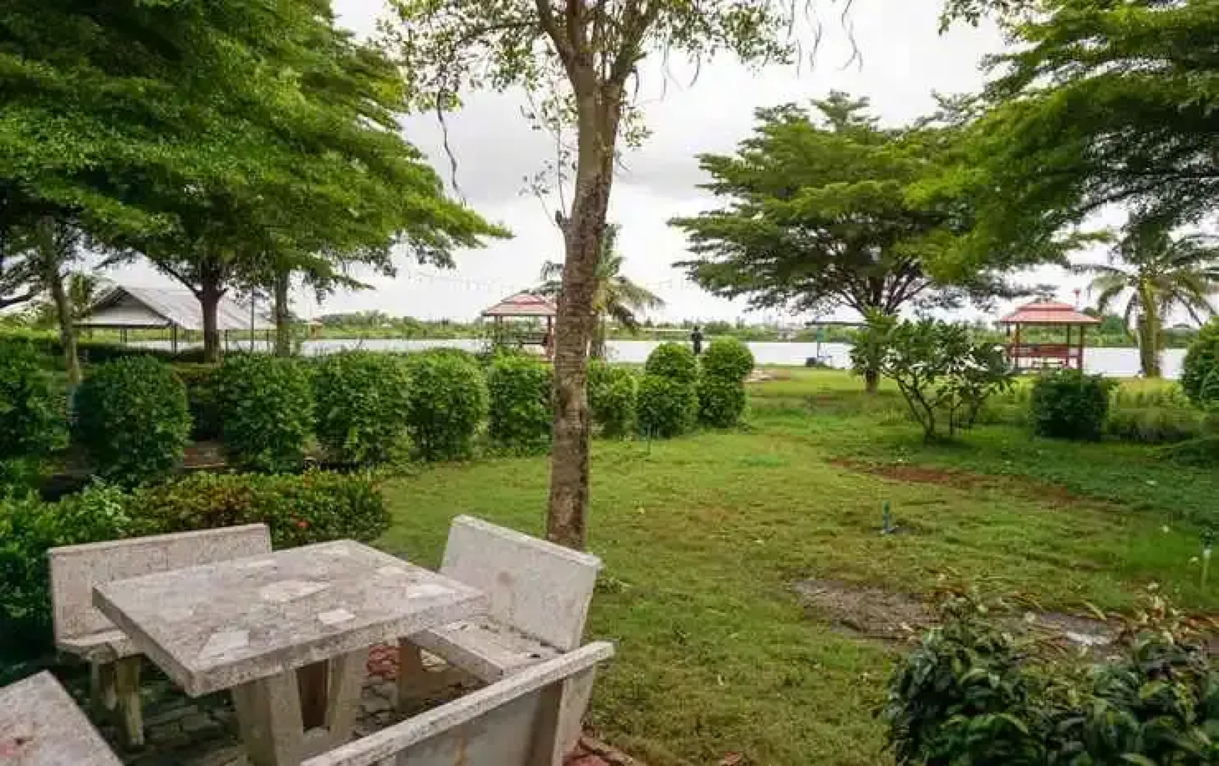 Beung Sampathuan Fishing & Resort