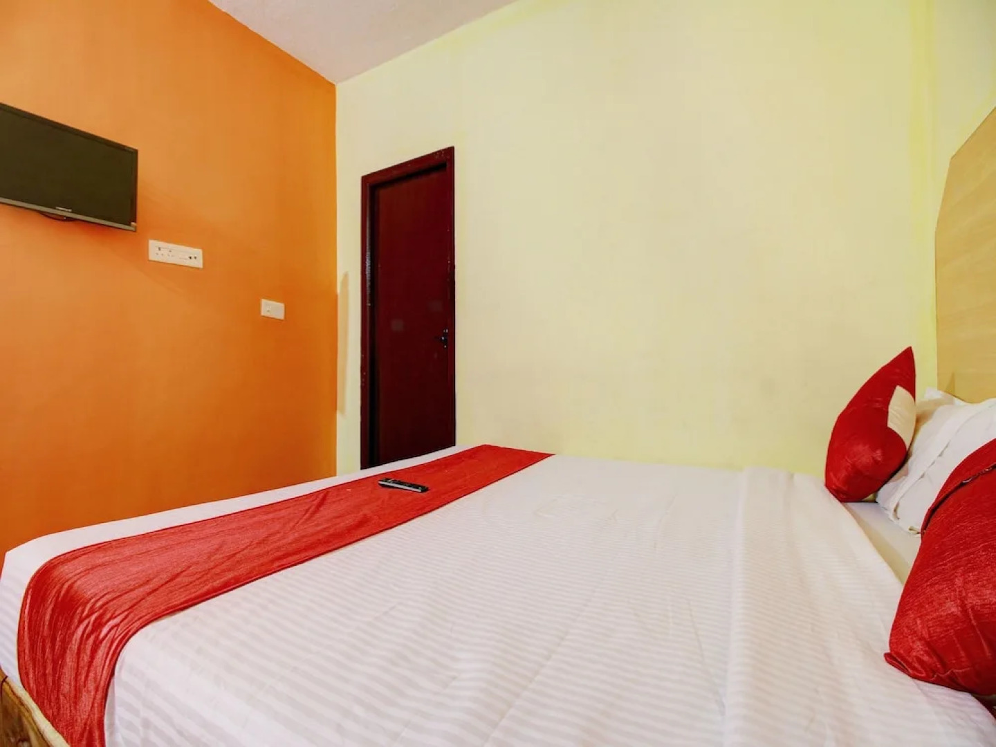 Oyo 11719 Hotel Sierra