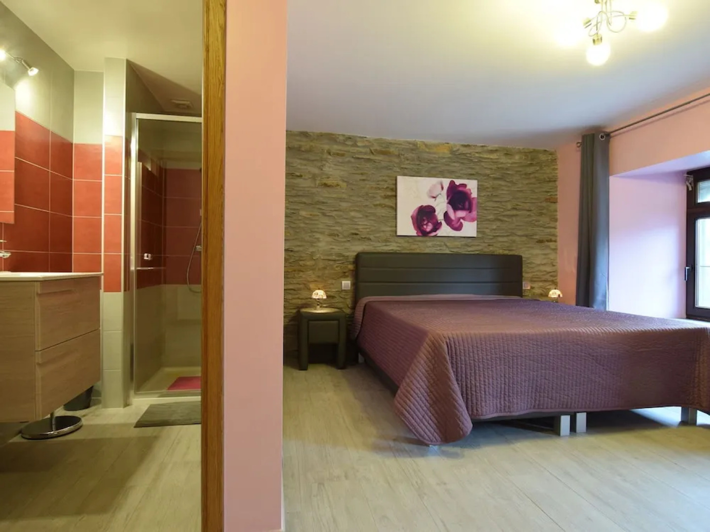 Pretty Cottage with 2 Bathrooms near Neufchateau