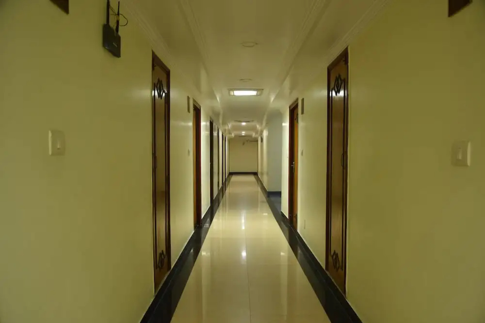 Hotel Rajhans International