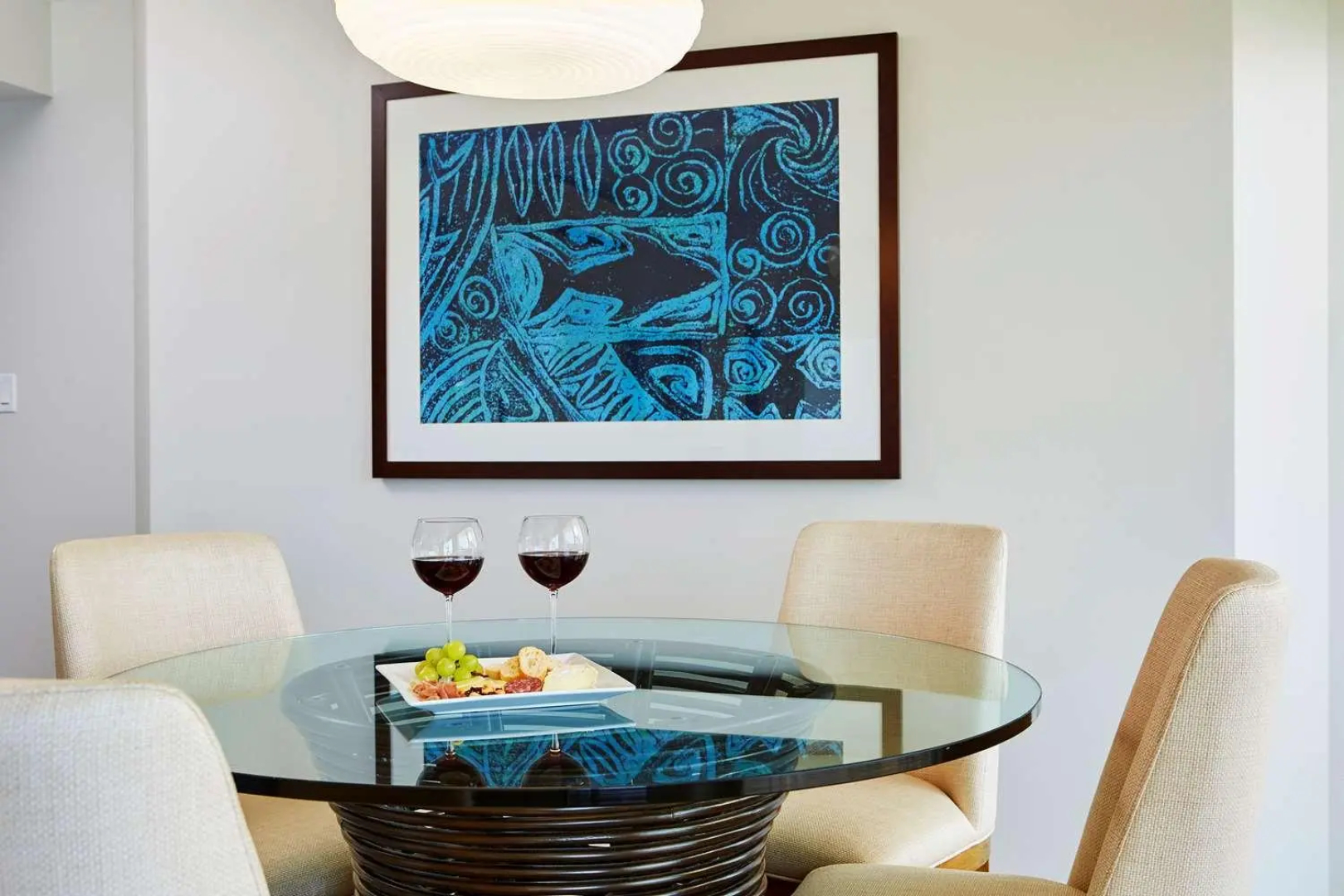 Отель Ilikai Hotel & Luxury Suites