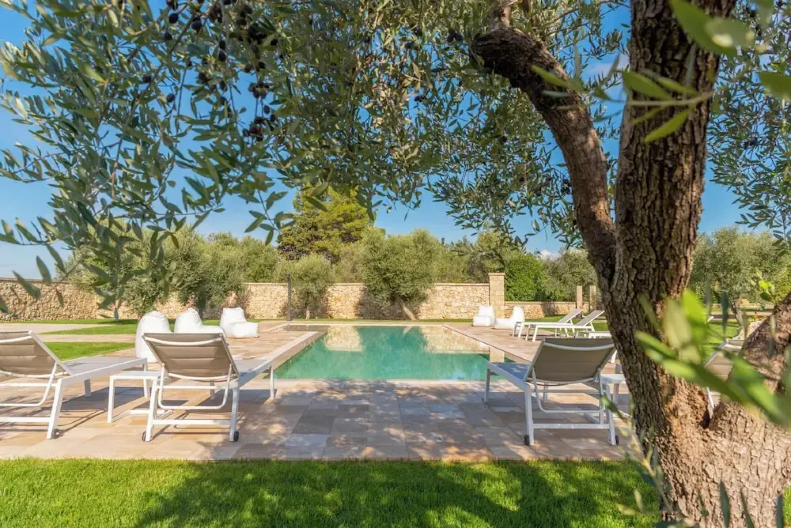 Trullo Meraviglia With Garden And Pool