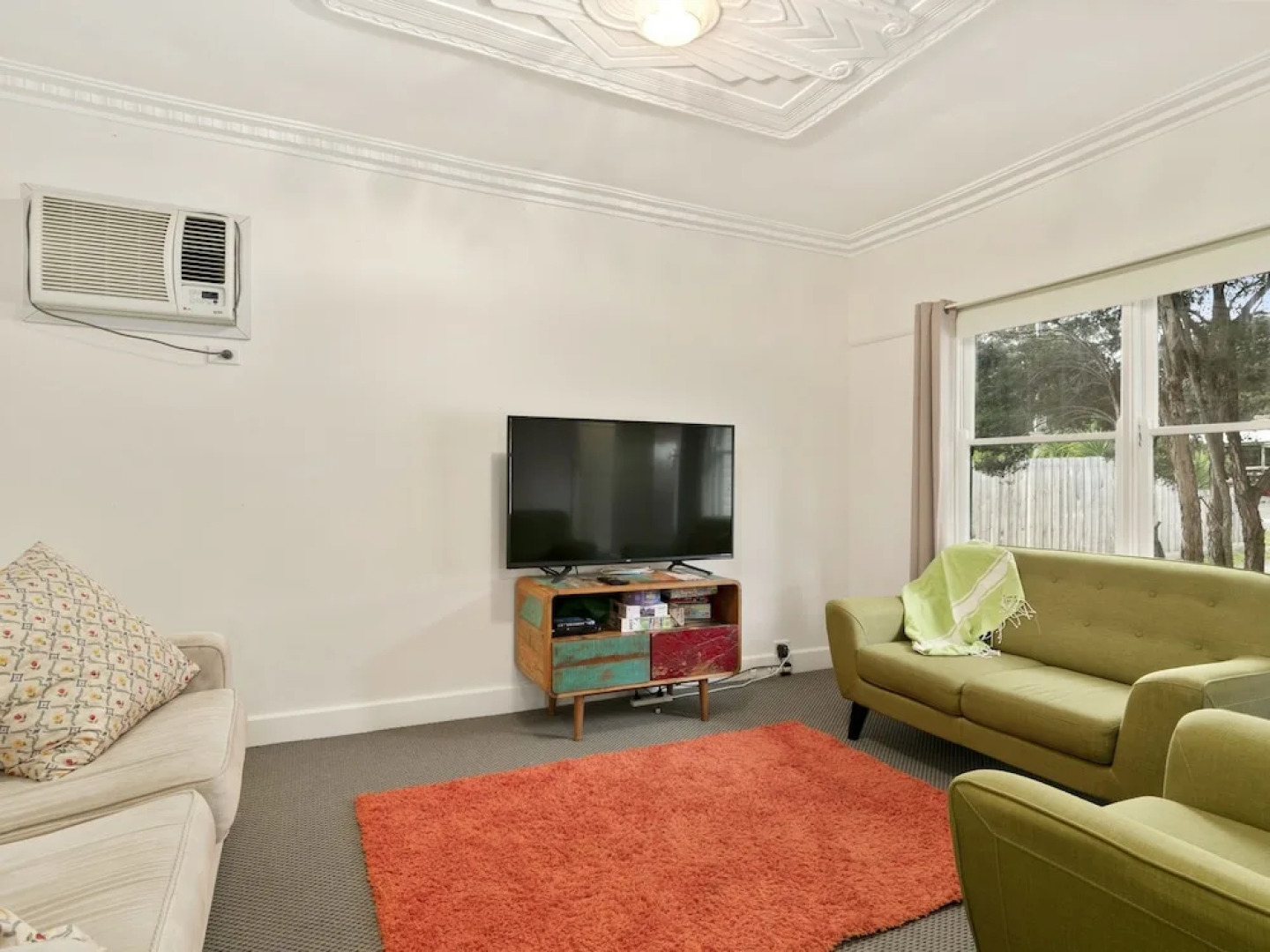 Vintage Sunrise - Pet Friendly (Outside Only)