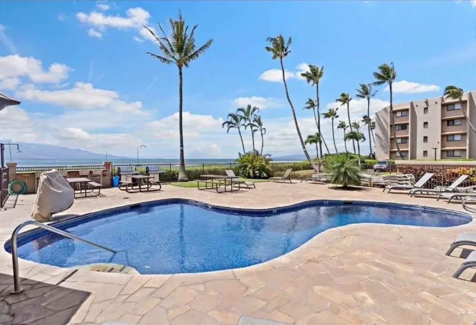 Island Breeze 2 Bedroom Condo by RedAwning