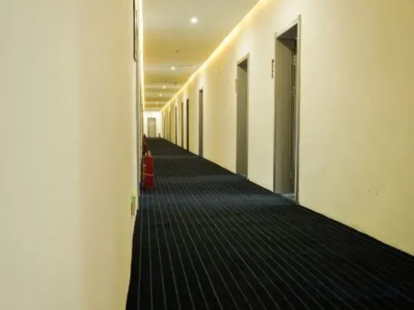 Futeng Wangluo Business Hotel
