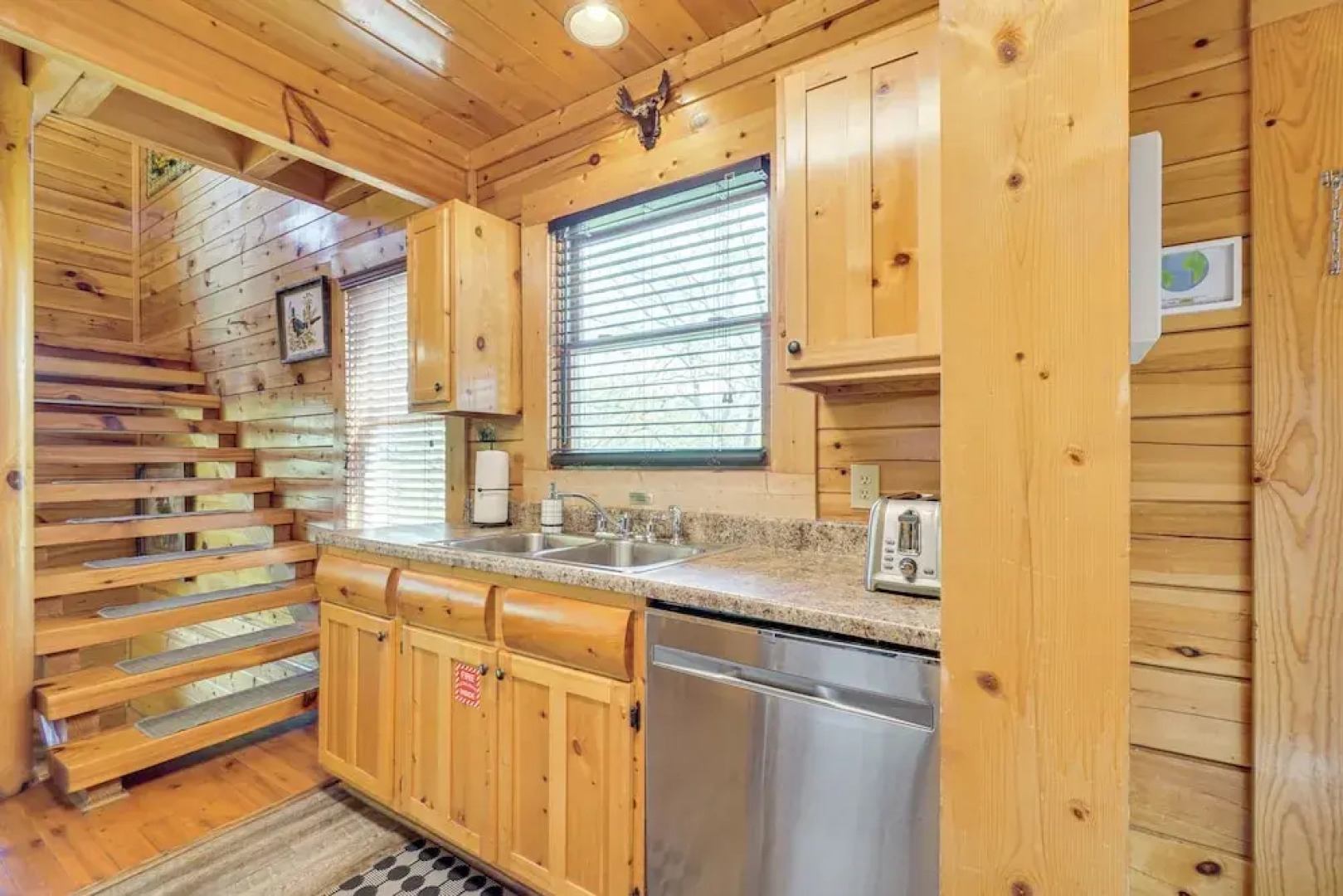 'mountain Dreams' Cabin: Hot Tub, Sauna & Views!