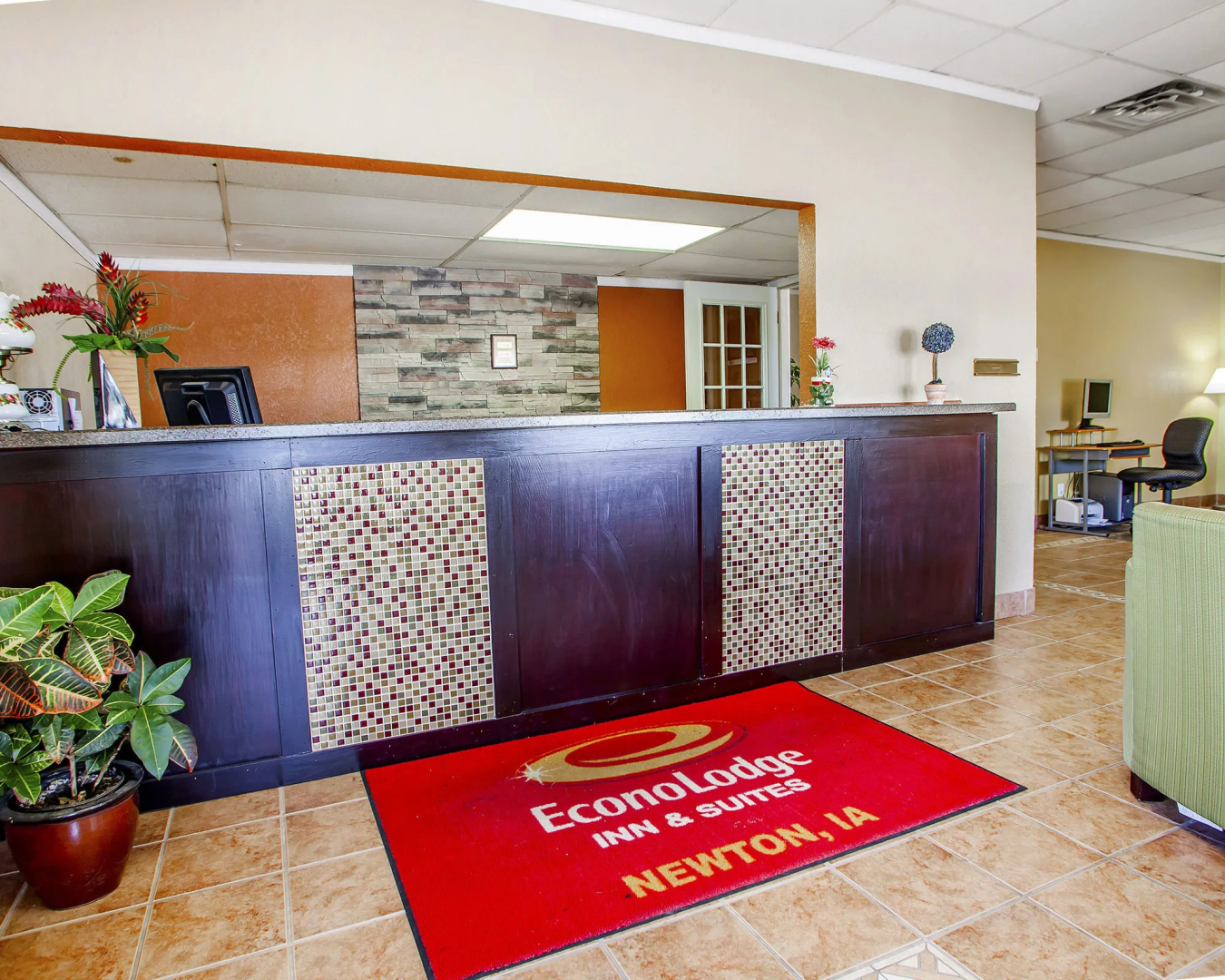 Econo Lodge Inn & Suites Newton