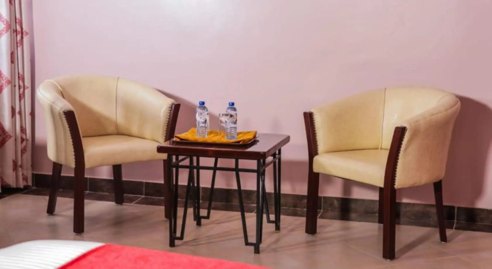 Skyward Mua Hotel
